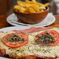 Milanesa de pollo napolitana